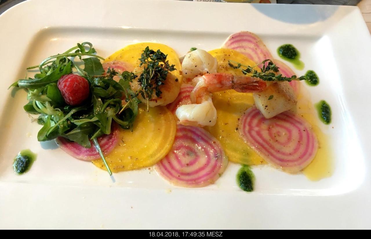 Gasthaus Knudsen Utersum エクステリア 写真